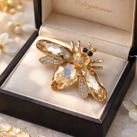Mint Jewelry - Bumble Bee Brooch